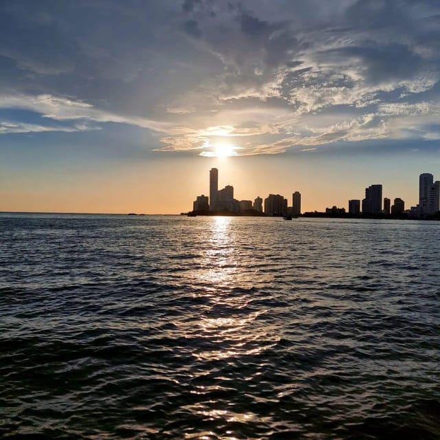 Cartagena: Sunset Boat Plan With 3 Hours Open Bar From 5-8pm! - Customer Ratings