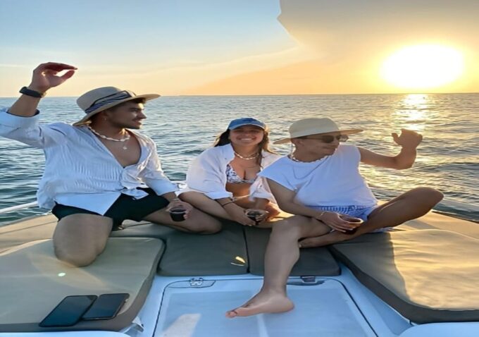 Cartagena: Sunset Boat Plan With 3 Hours Open Bar From 5-8pm! - On-Board Experience