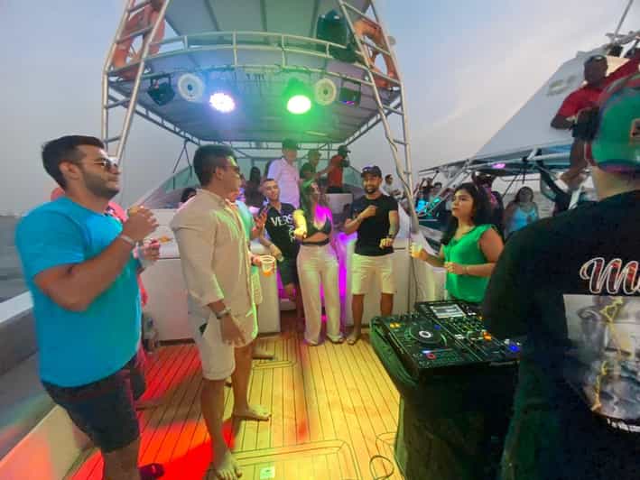 Cartagena: Sunset or Night Plan on the Bay With Open Bar! - Open Bar Options