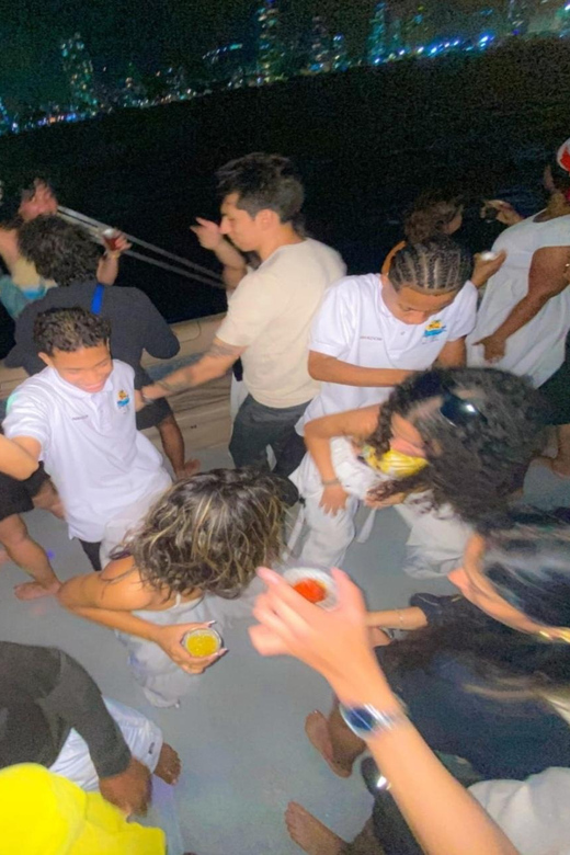 Cartagena: Sunset or Night Plan on the Bay With Open Bar! - Entertainment Details