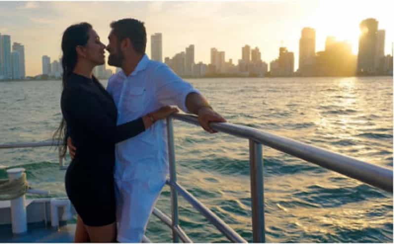 Cartagena: Sunset Sailing in the Bay of Cartagena + Open Bar - Inclusions and Features