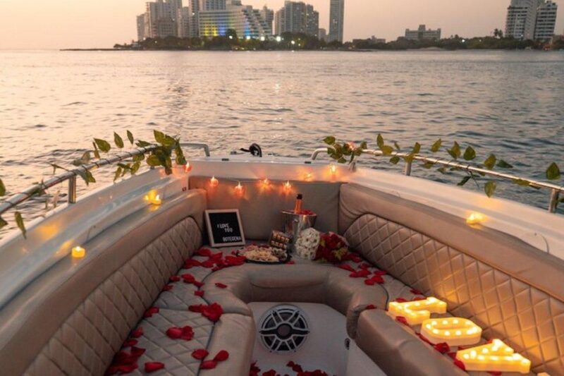Cartagena: Sunset Tour La Romantica Up To 2 People - Experience Highlights