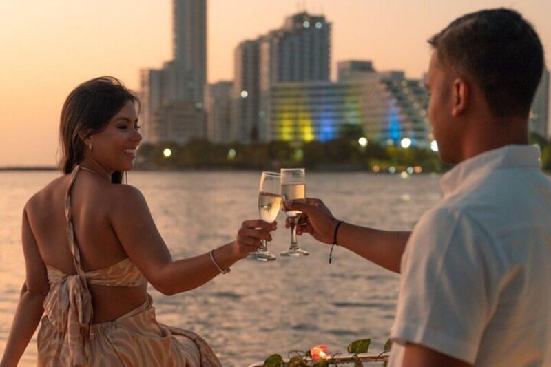 Cartagena: Sunset Tour La Romantica Up To 2 People - Inclusions