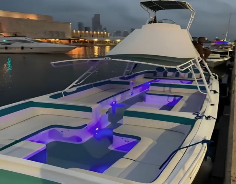 Cartagena: Sunsetplan on Yacht With Open Bar and DJ on Board - Pricing and Reservation