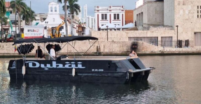 Cartagena: Sunsetplan on Yacht With Open Bar and DJ on Board - Tour Highlights