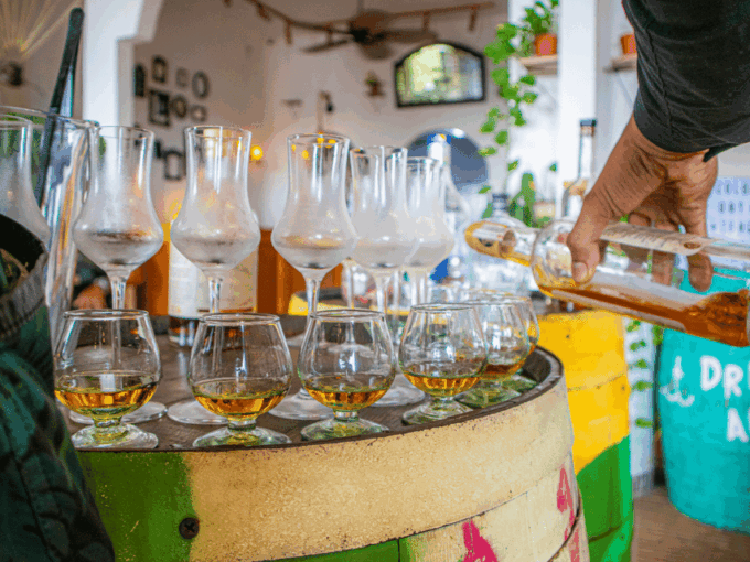 Cartagena: The Legendary Colombian Rum and Chocolate Tasting - Unique Aspects of the Tasting