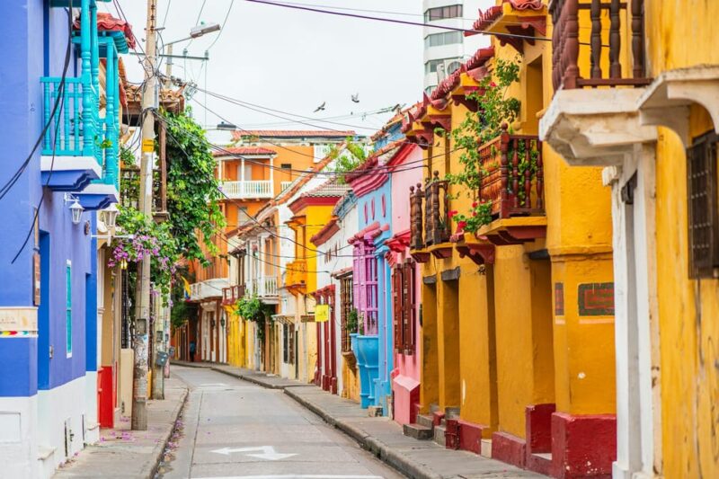 Cartagena: Walking Tour With Local Guide - Exploring Cobblestone Streets