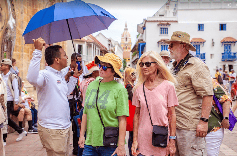 Cartagena: Walking Tour With Local Guide - Discovering Iconic Landmarks
