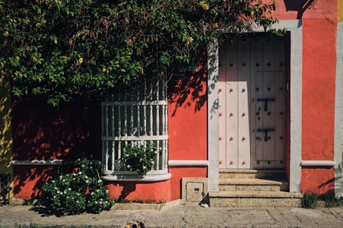 Cartagena: Walled City and Getsemani Shared Walking Tour - Guided Tour Insights