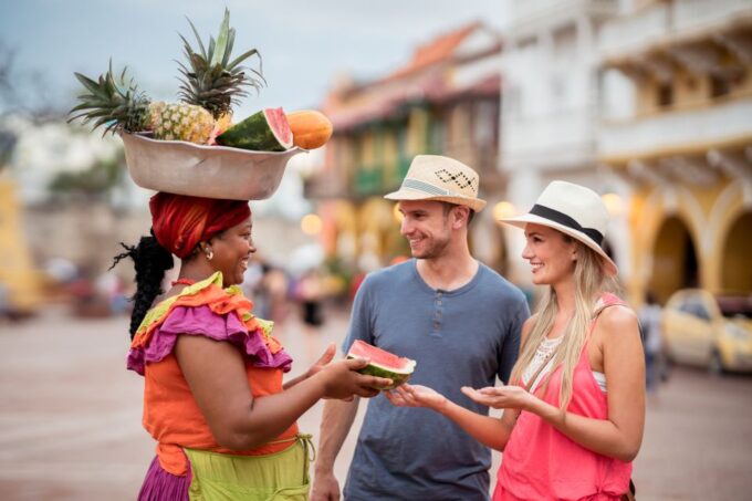 Cartagena: Walled City and Getsemani Shared Walking Tour - Exploring the Walled City
