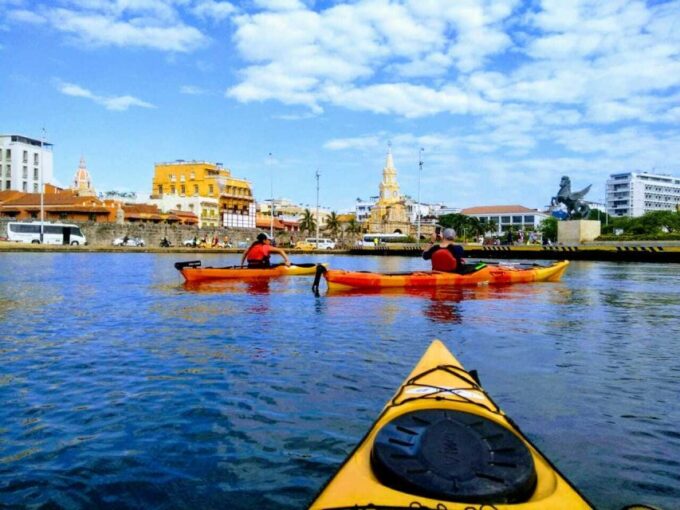 Cartagena: Walled City Kayak Tour - Discovering Cartagenas History