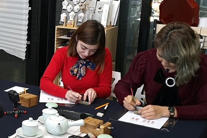 Carving a Korean Stone Seal With a Craftswoman in Insadong - Lesson on Korean History and Culture