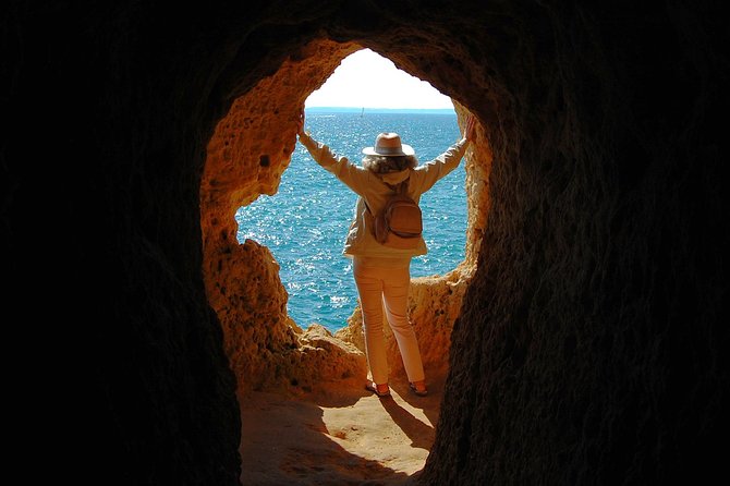 Carvoeiro and Silves Premium - Shared Small Group > VTOURS Algarve - A Boneca