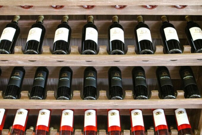 Carvoeiro/Portimão/Alvor: Wine Tour With Tasting, Tapas, Music - Inclusions