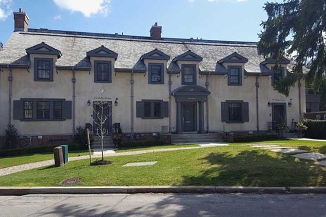 Casa Loma: Uncover the Stories Behind the Regal Facades on an Audio Walking Tour - The Enchanting Nearby Forest Trail