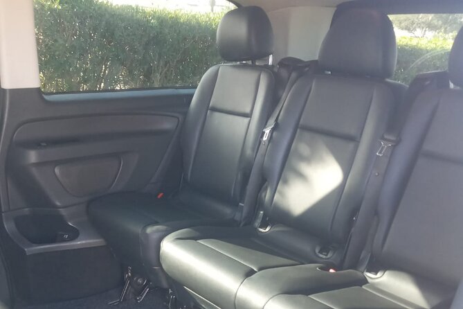 Casablanca City Center to the CMN Casablanca Airport Private Transfer - Features and Amenities