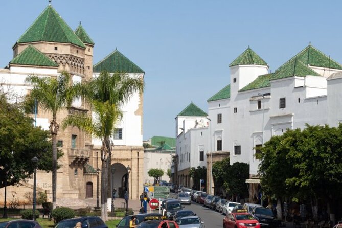Casablanca Guided Tour With Lux Vehicle and Walking Tour VIP - Exploring Markets and Ricks Cafe