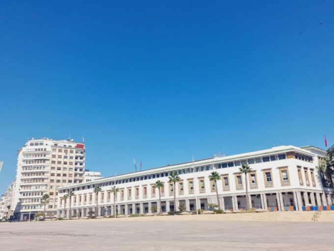 Casablanca: Layover Tour With Roundtrip Airport Transfer - Discovering the Old Medina