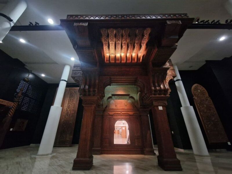 Casablanca: Private or Group Guided City Tour - Transportation and Accessibility