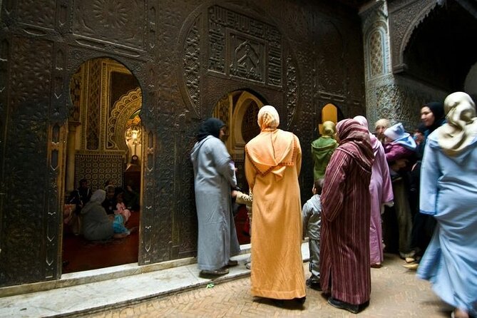 Casablanca to Fez Guided Day Trip Experience With Lunch - What to Expect