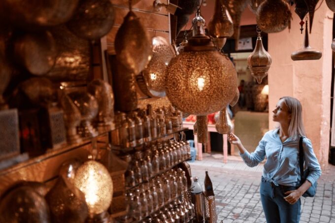 Casalanca Private Shopping Traditional Souks Tour - Language Support