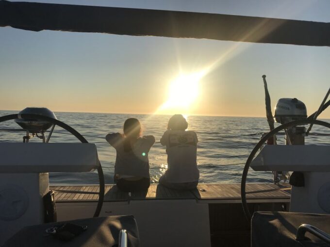 Cascais: 2-Hour Sunset Cruise - Meeting Point Information