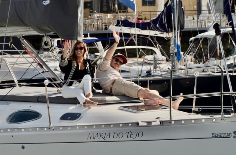 Cascais: Private Morning Sailing Cruise (3 Hrs) - Inclusions and Amenities