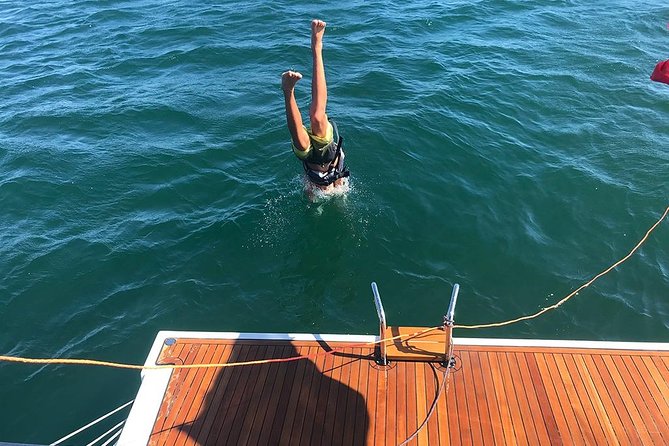 Cascais Private Sailing 2h Cruise With a Drink - Personalized Sailing Experience