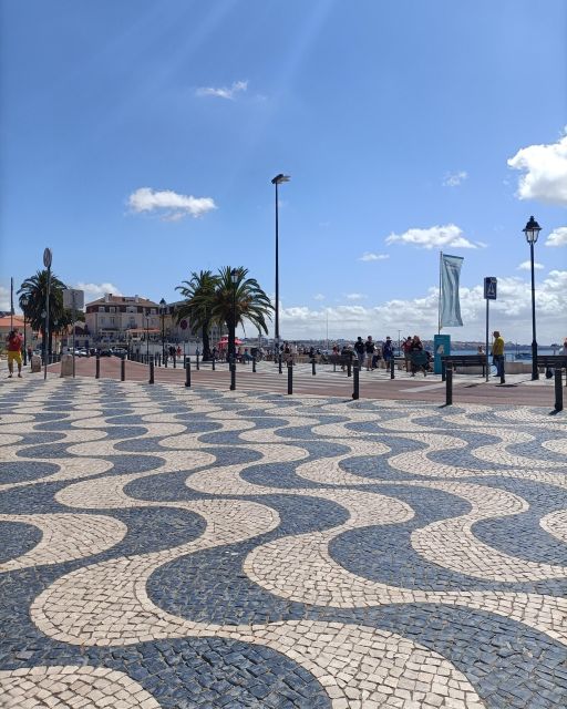 Cascais - Private Tour in German in Lisbon's Suburb - Key Points