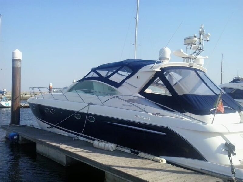 Cascais: Private Yacht Cruise in the Bay & Sightseeing - Key Points