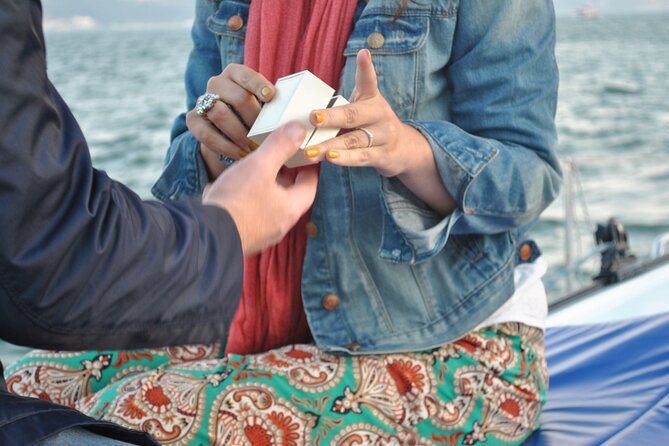 Cascais Romantic Private 2h Cruise With Sparkling Wine - Booking and Cancellation