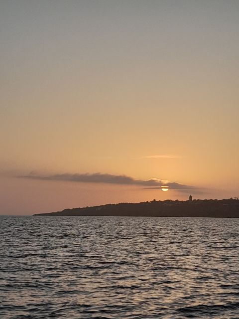 Cascais: Sunset Boat Trip With Welcome Drinks - Experience Highlights