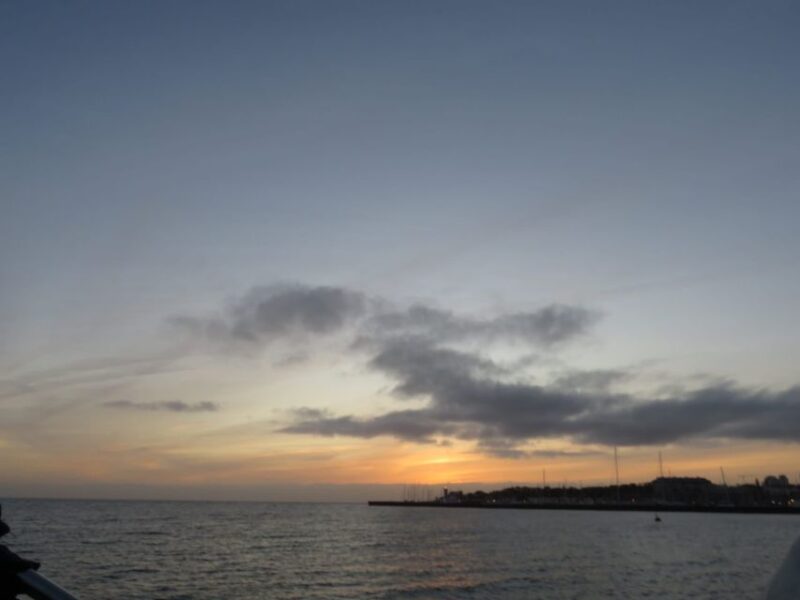 Cascais: Sunset Boat Trip With Welcome Drinks - Trip Inclusions