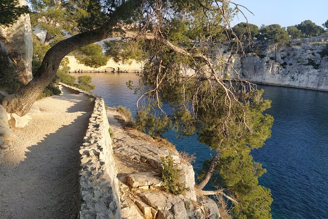 Cassis Hike: Port-Miou, Port-Pin, En-Vau - Exploring Port-Miou