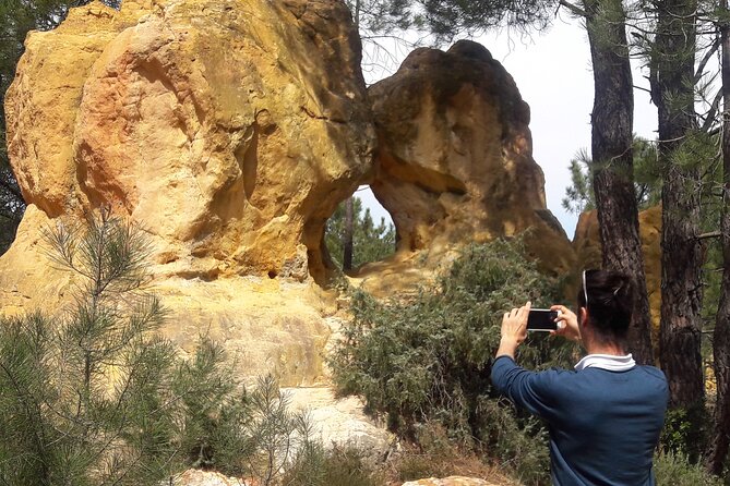 Cassis & Luberon From Aix-En-Provence - Exploring Bonnieux and Roussillon