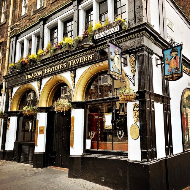 Castle & Cobblestones: 8-Hour Private Edinburgh Walking Tour - Experience Description