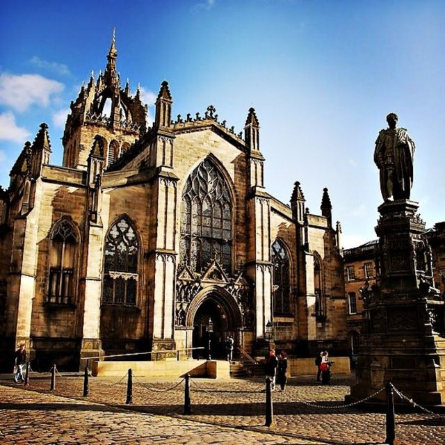 Castle & Cobblestones: 8-Hour Private Edinburgh Walking Tour - Exploring St. Giles Cathedral