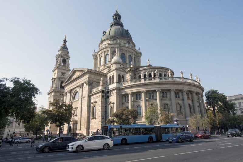 Castle District & Pest Driving Tour With Danube River Cruise - Tour Highlights