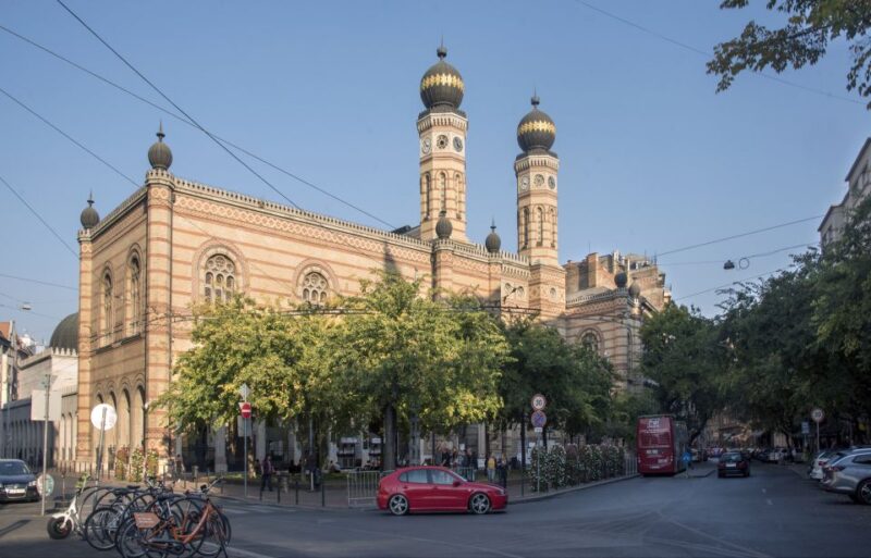 Castle District & Pest Driving Tour With Danube River Cruise - Tour Logistics