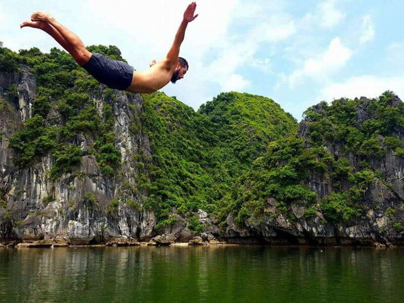 Cat Ba: Lan Ha Bay and Viet Hai Village Day Trip - Kayaking in Lan Ha Bay