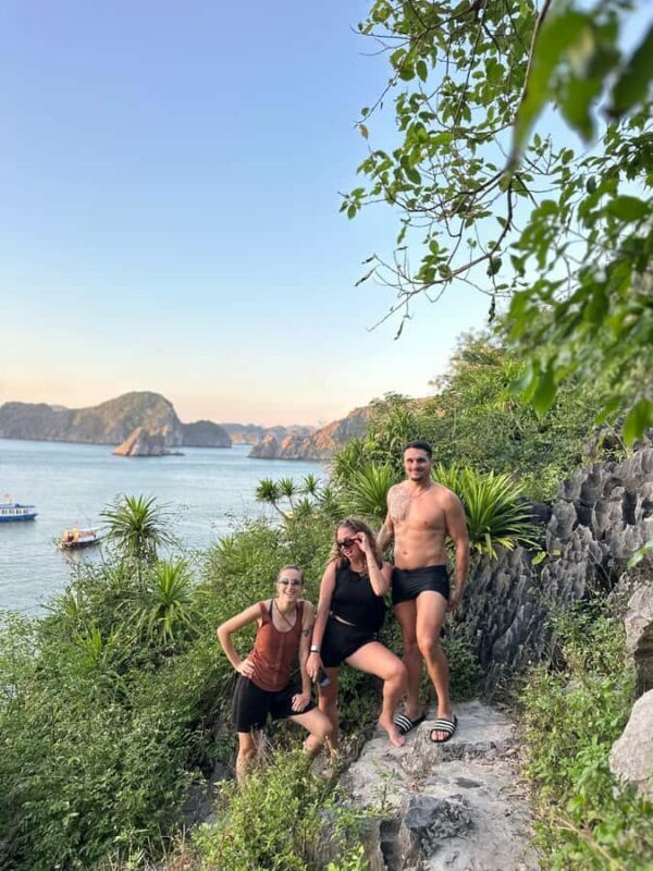 Cat Ba: Lan Ha Bay Boat Tour with Monkey island and sunset - FAQ