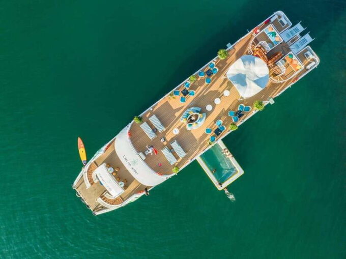Cat Ba: Lan Ha Bay Luxury Day Tour: Cruise, Kayaking, Biking - Dining and Catering