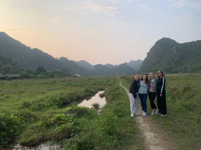 Cat Ba: National Park Day Trip With Cycling and Kayaking - Visiting Cai Beo Floating Village