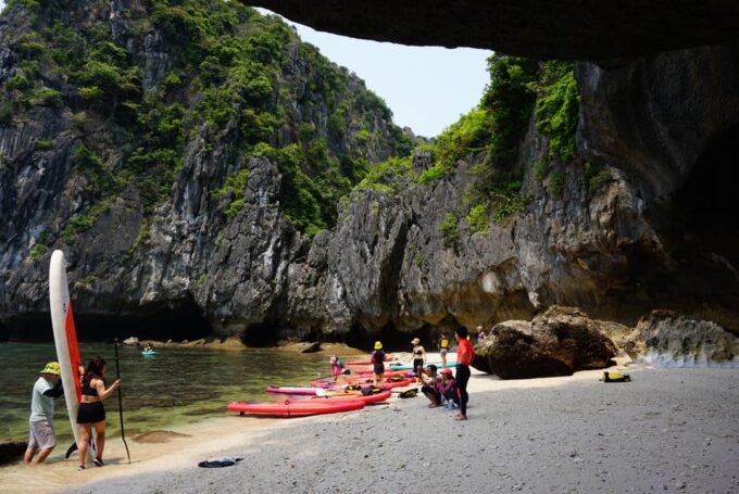 Cat Ba_Kayaking Exploring Lan Ha Bay and Ba Trai Dao - Environmental Guidelines