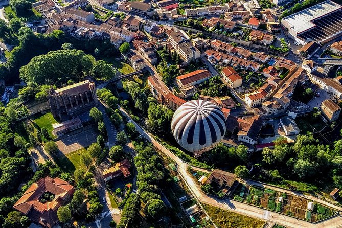 Catalonia Hot Air Balloon Ride and Breakfast Over the Volcanoes of La Garrotxa - Explore the Volcanic Landscape
