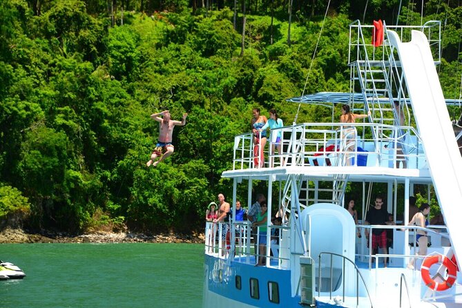 Catamaran Adventure From Manuel Antonio - Key Points