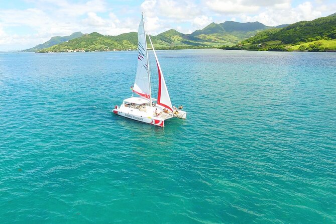 Catamaran BOAT TO ILE AUX CERF & GRSE With Lunch & Snorkelling - Meal Details