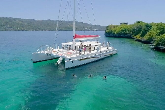 Catamaran Boat Tour With Snorkeling and Lunch - Savoring the Delightful Lunch