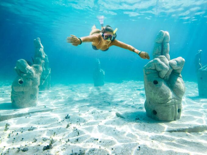 CATAMARAN ENCOUNTER ISLA MUJERES - Snorkeling at Meco Reef