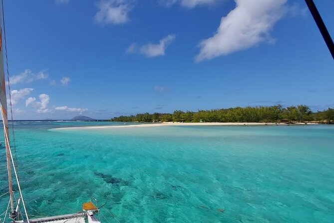 Catamaran Full-Day 3 Island Northern Isles Cruise in Grand Baie - Weather Conditions